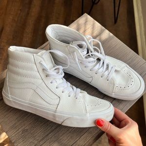 Vans Sk-8 Hi White LEATHER high tops. Sizes Mens 6 or Womens 7.5